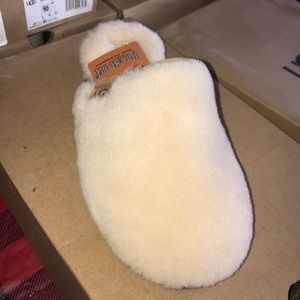 Ugg slippers w fluffette / white
